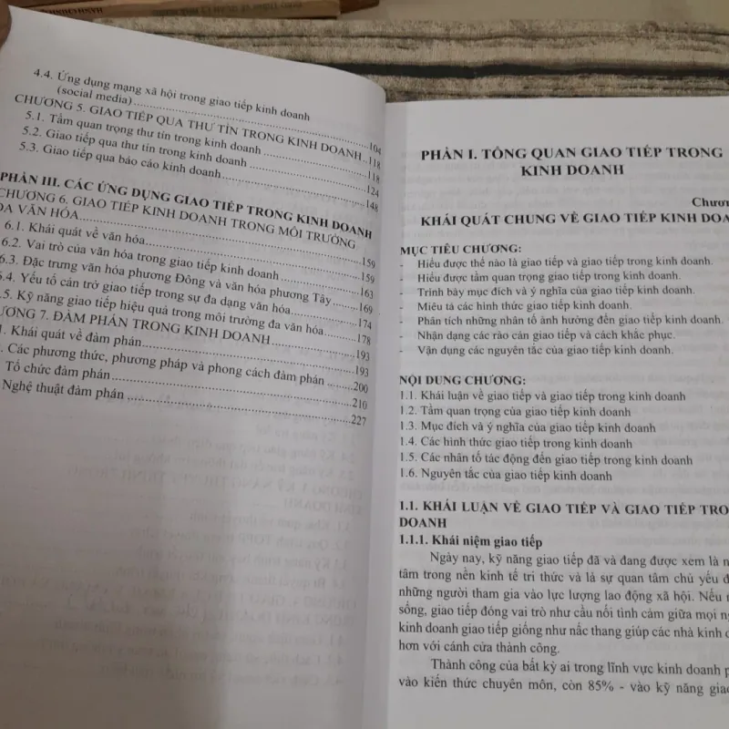 Giáo trình Giao tiếp trong Kinh Doanh. Tiến sỹ Ng. Thị Vân- ĐH Công Nghiệp HCM 781554
