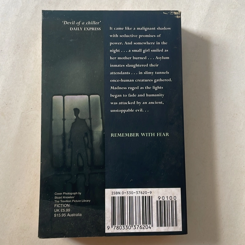 The dark - James Herbert 477567