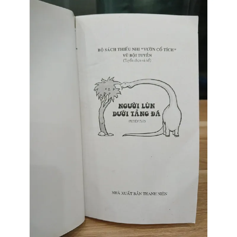 Người lùn dưới tầng đá – Vũ Bội Tuyền 560820