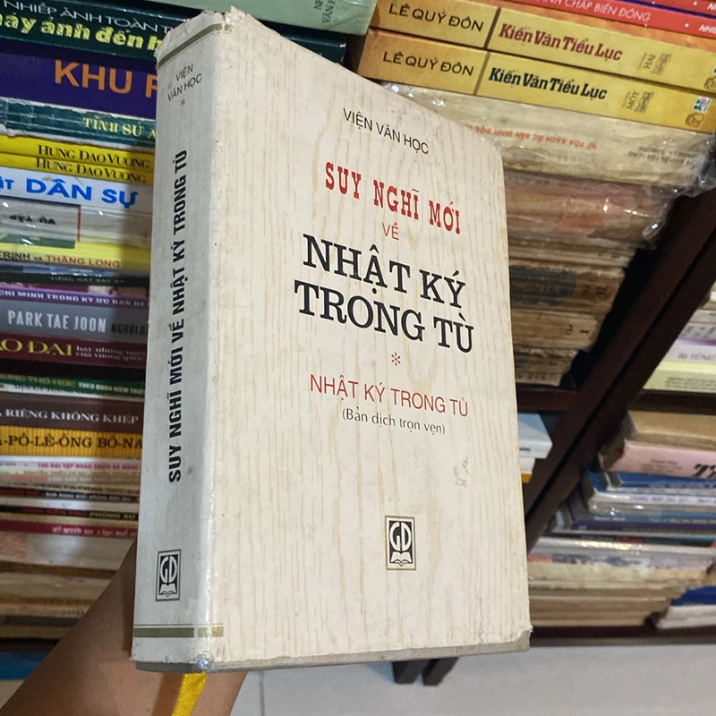 SUY NGHĨ MỚI VỀ NHẬT KÝ TRONG TÙ (XB 1995) 522775