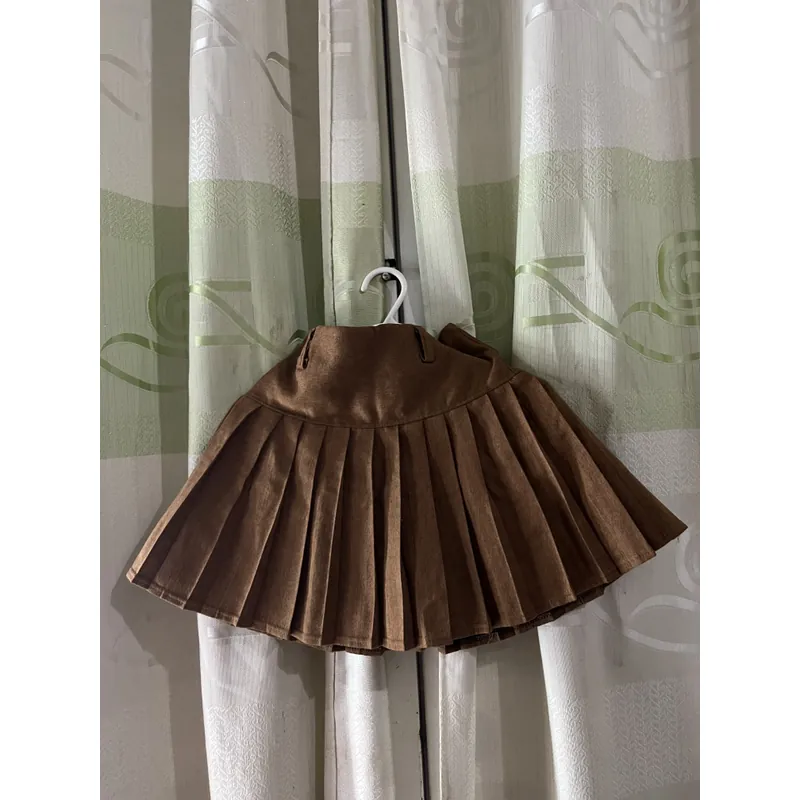 Chân váy xếp ly màu nâu  590373
