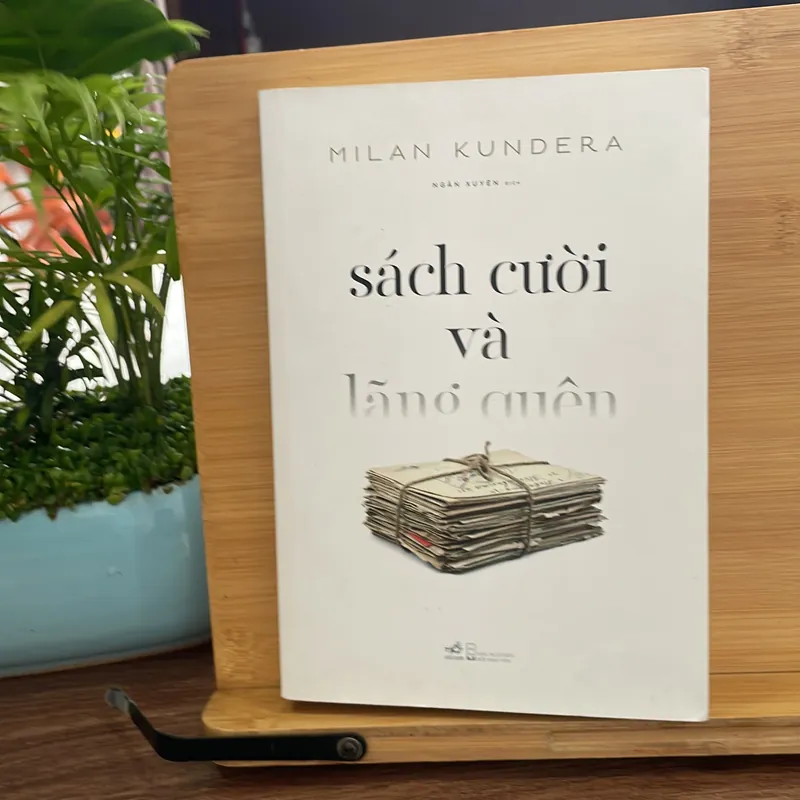 Cười và lamgx quên MiLan Kundera 713963