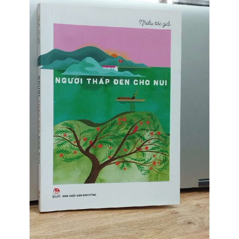 Người thắp đèn cho núi - Nhiều tác giả 378974