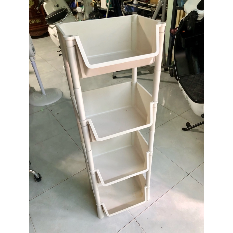 Kệ nhựa 4 màu trắng ngà với bốn tầng. 452140