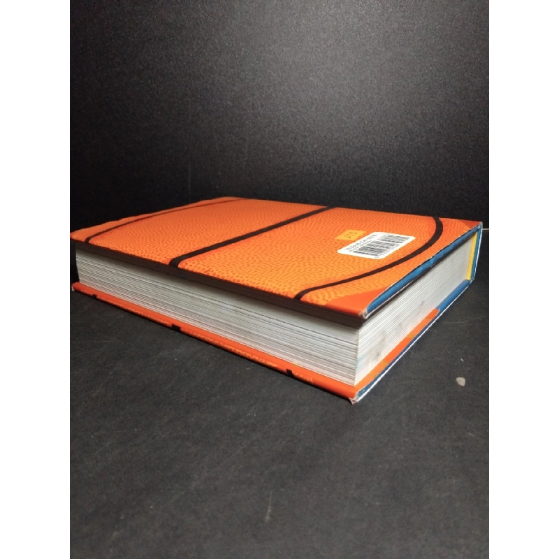 Dragon Hoops (bìa cứng) mới 90% ố nhẹ có dấu mộc trang đầu HCM1001 Gene Luen Yang NGOẠI VĂN 921633