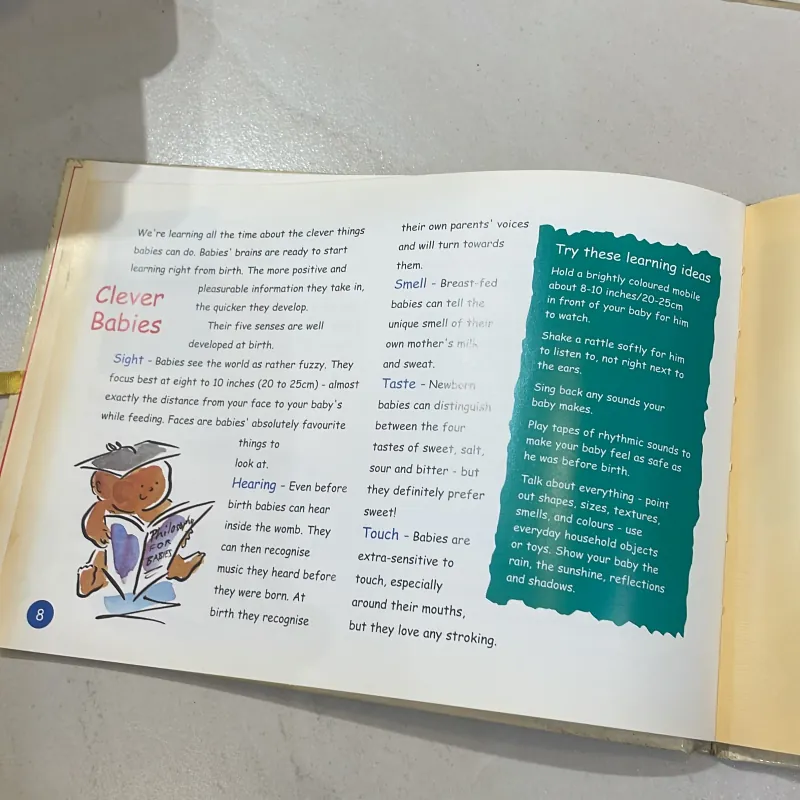 NGOẠI VĂN tiếng anh trẻ em : Baby’s First Year - nhật kí đầu đời của con - sách kinh điển 1027841