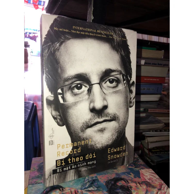 Bị theo dõi - Edward Snowden  958325