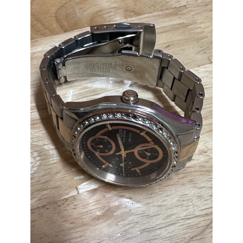 Đồng hồ nữ dây kim loại thể thao Quartz sang trọng, có đá đính quanh bezel 738415