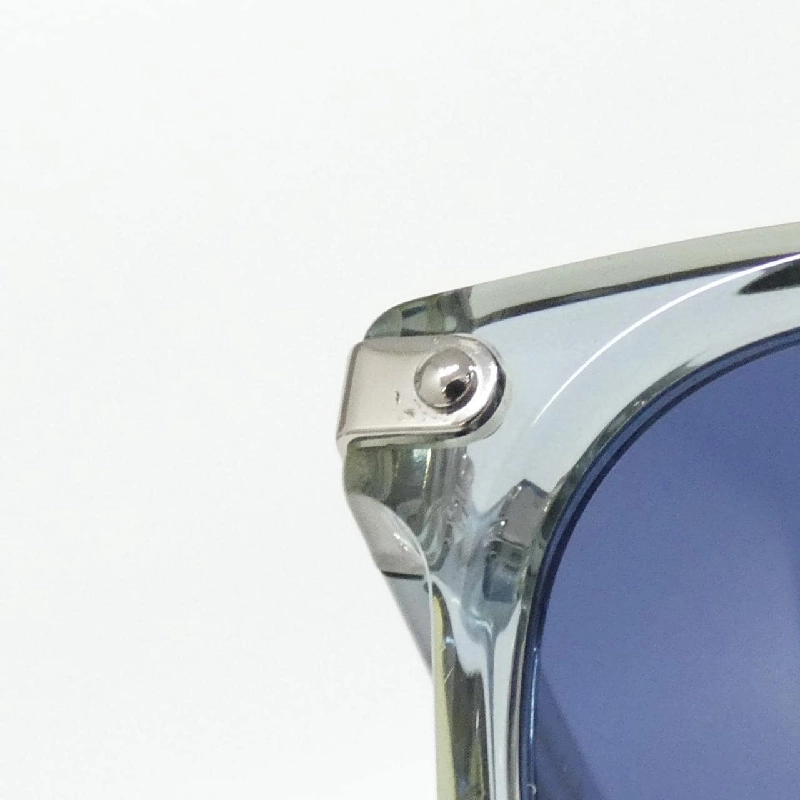 Kính mát LV Signature Hình vuông Tròn Z1964U của Louis Vuitton 624656