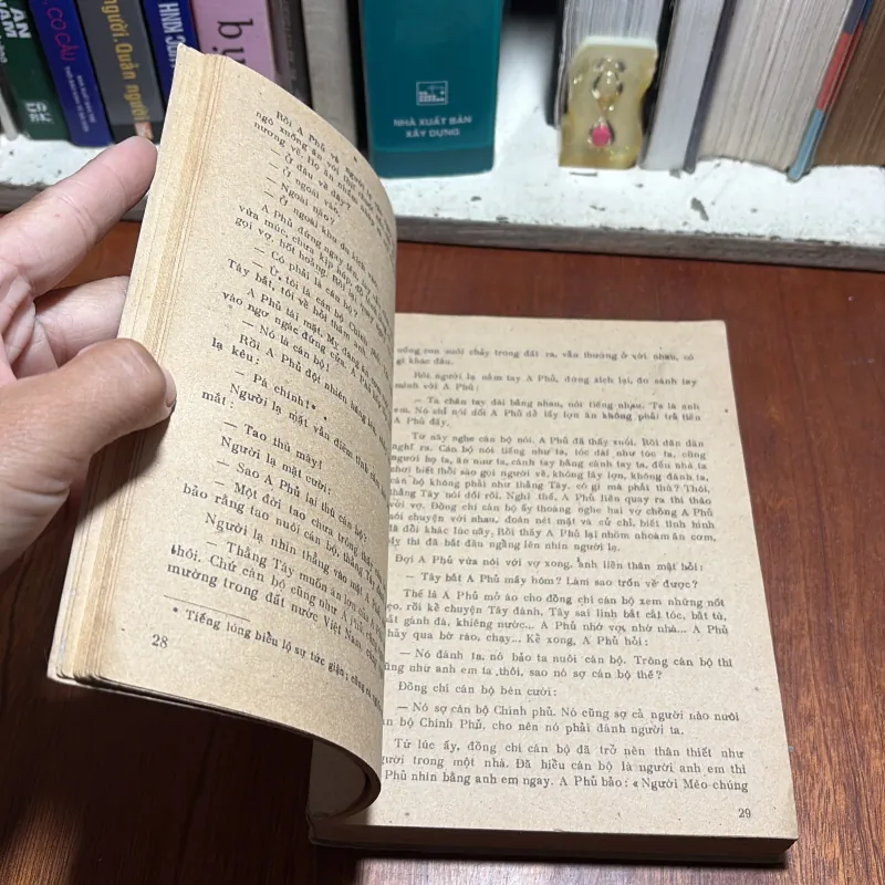 II Giáo Khoa Xưa: Văn Học Lớp Phổ Thông 12 (Tập 2) - 1987 927337