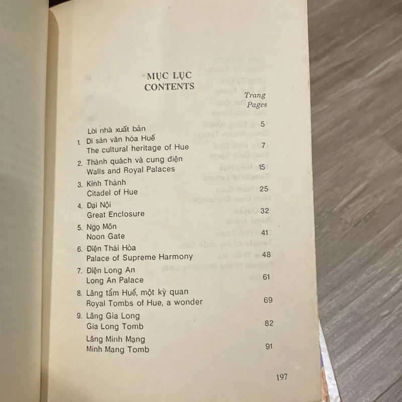 KIẾN TRÚC CỐ ĐÔ HUẾ (Sách song ngữ Việt - Anh) 455090