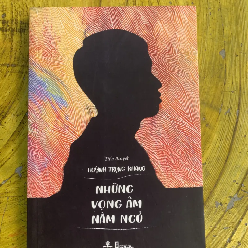 NHỮNG VỌNG ÂM NẰM NGỦ 746152