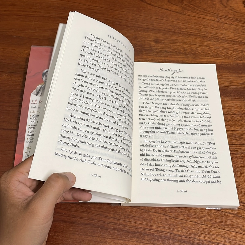 II Tiểu Thuyết Dã Sử: Nữ Sĩ Thời Gió Bụi - Lê Phương Liên - 2021 498653