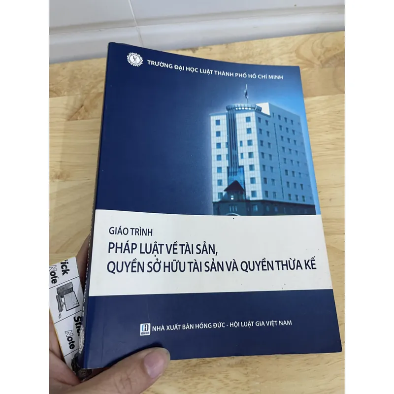 Pháp Luật về Tài sản quyền sở Hữu tài sản và quyền thưaf kế 702947