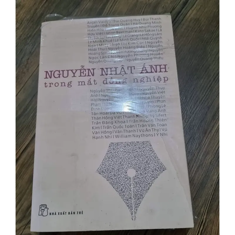 Nguyễn Nhật Ánh trong mắt đồng nghiệp - các bài viết trong và ngoài nước  707059
