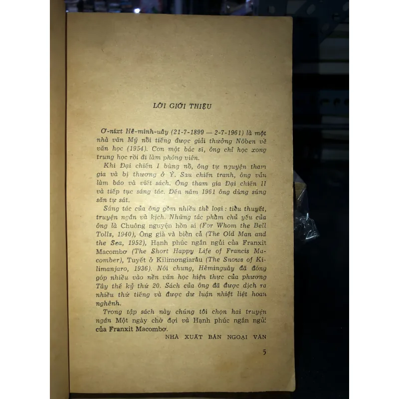 Hạnh phúc ngắn ngủi của Franxit Macombơ - Ernest Hemingway 786900