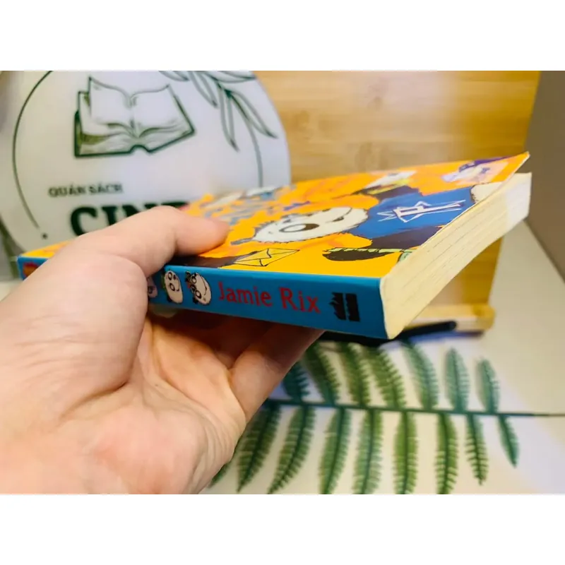  [Sách tiếng Anh 2hand] Like new 90% - Panda Panic - Jamie Rix 559666