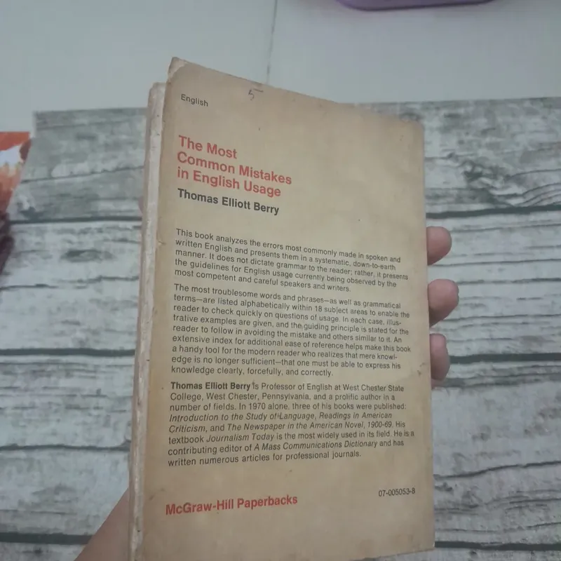 The most common mistakes in English usage. Thomas Elliot Berry 598778