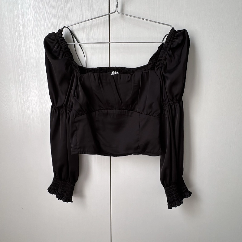 Áo kiểu croptop cổ rộng H&M 363871