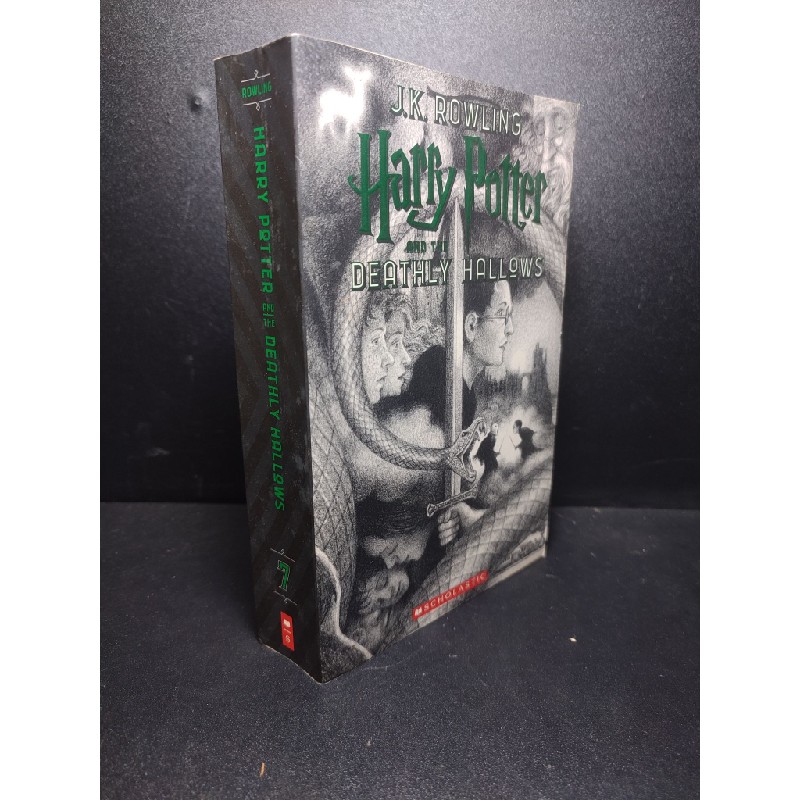 Harry Potter and the deathly hallows 7 2018 mới 80% ố nhẹ HCM1810 32682