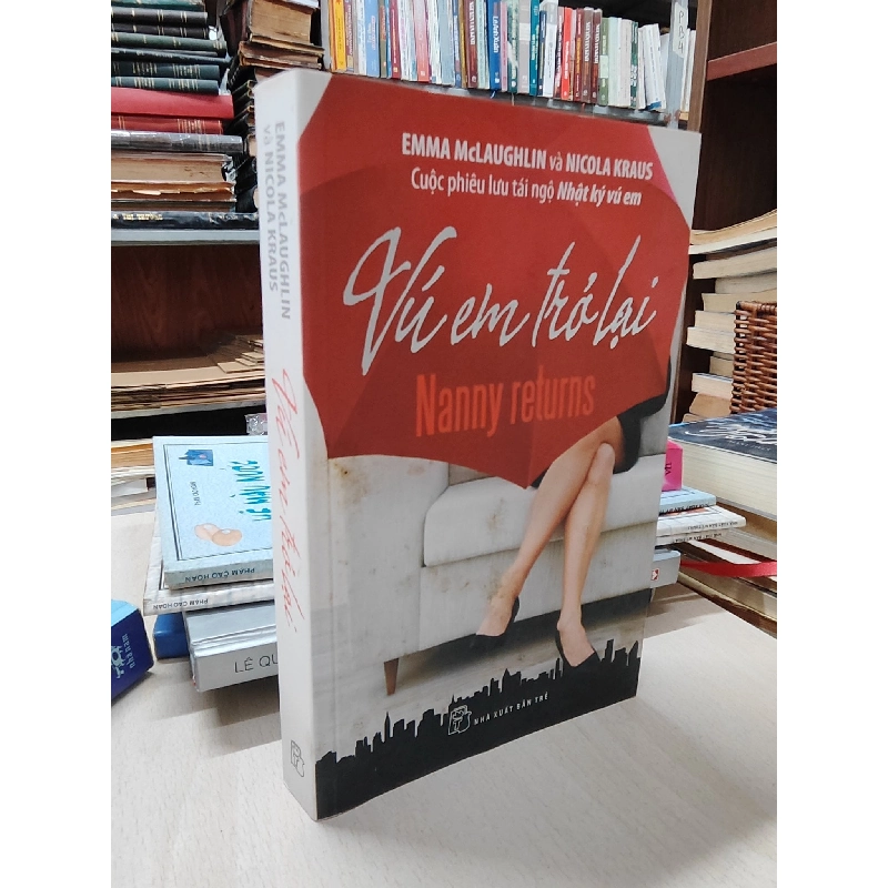 Vú em trở lại - Emma McLaughlin và Nicola Kraus 1004601