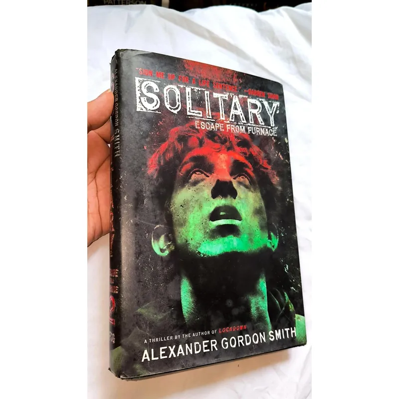 Solitary escape from furnace (Alexander Gordon Smith) 732630