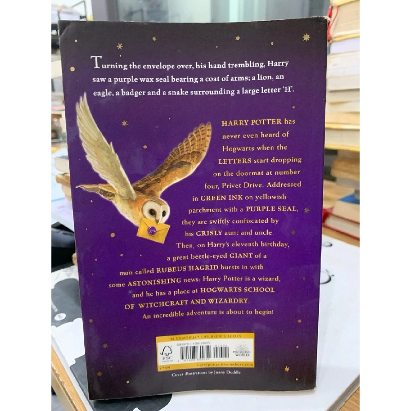 Harry Potter và Hòn đá Phù thủy - Tác giả J.K. Rowling 779551