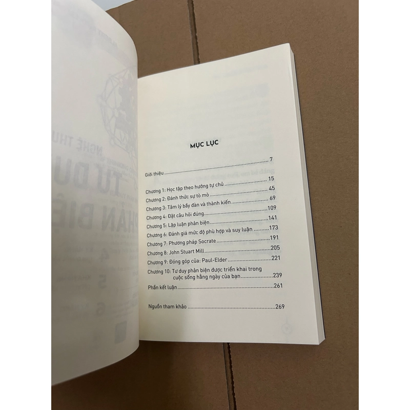 Nghệ thuật tư duy phản biện 508663