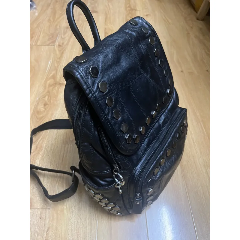 Balo nữ da thật đinh tán kim loại 2hand 933830