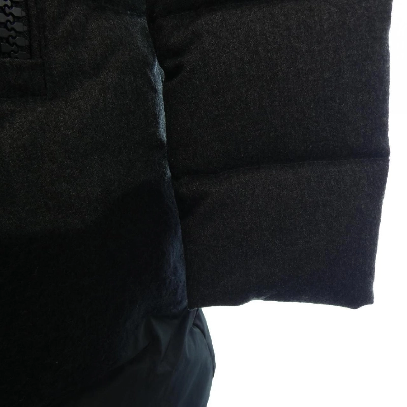 Áo khoác lông vũ MONCLER 643036