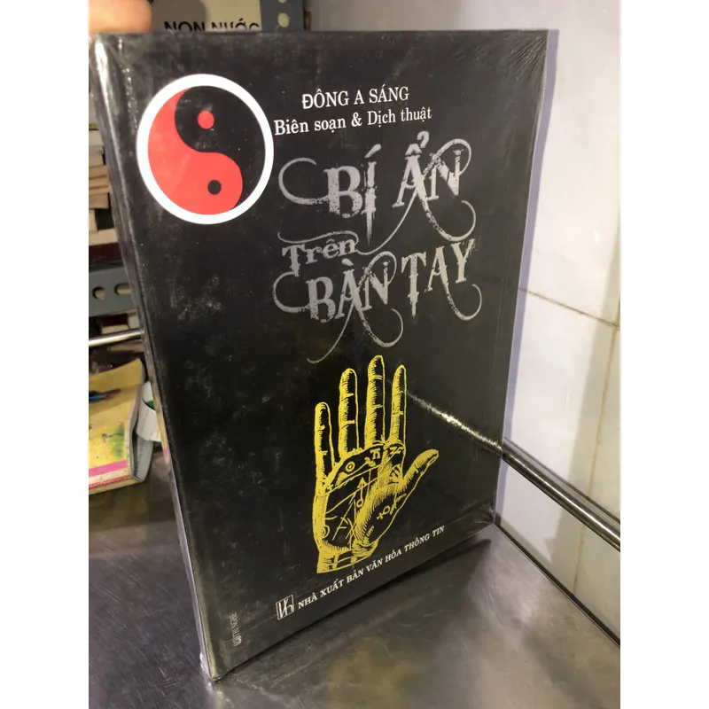 Bí ẩn trên bàn tay- Đông A Sáng  738778