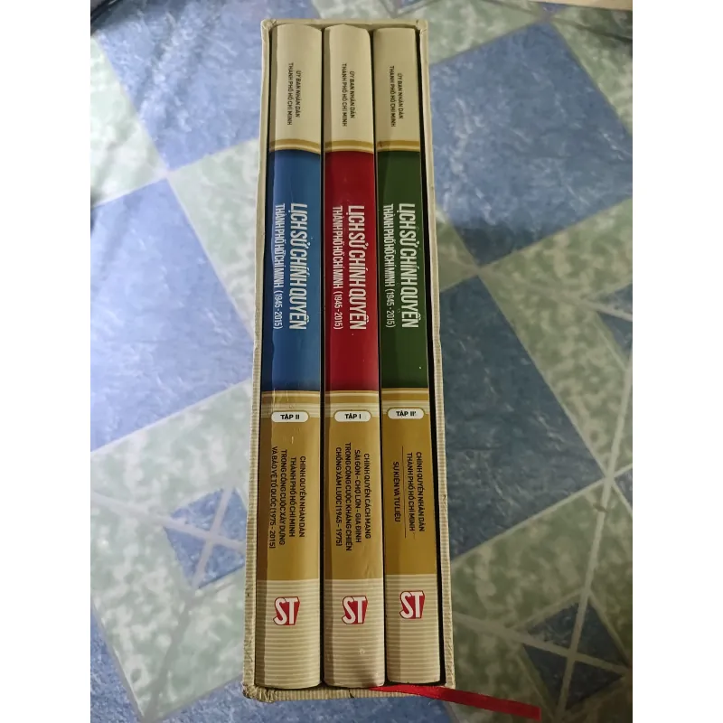 Lịch sử chính quyền Thành phố Hồ Chí Minh 1945 - 2015 ( 3 tập, có hộp) 776915