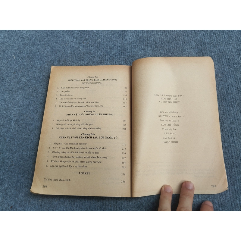 ERNEST HEMINGWAY NÚI BĂNG VÀ HIỆP SĨ - LÊ HUY BẮC 472257