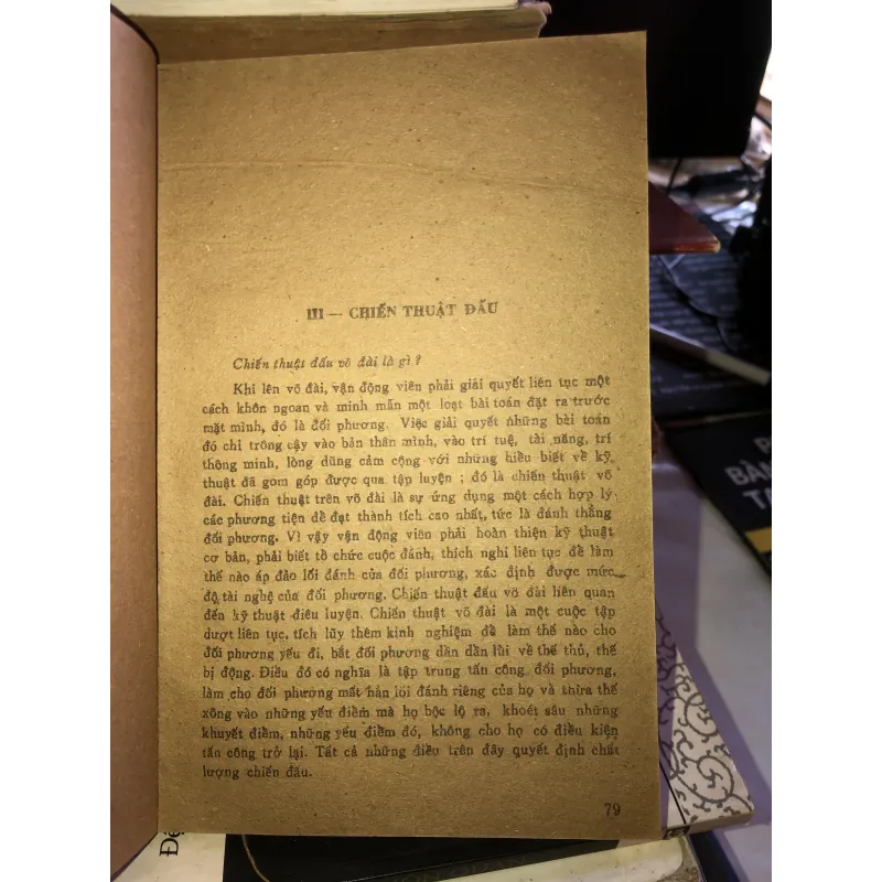 Võ thuật tinh hoa: Quyền anh - Trần Đình Tùng & Nguyễn Trung 1019401