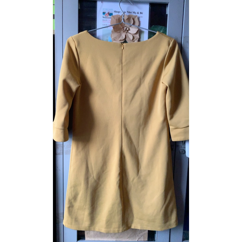 Đầm suông nữ không cổ màu vàng kim cos tuis 2 been 478402