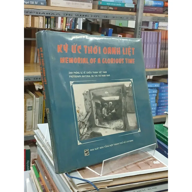 KÝ ỨC THỜI OANH LIỆT - MEMORIAL OF A GLORIOUS TIME 932000