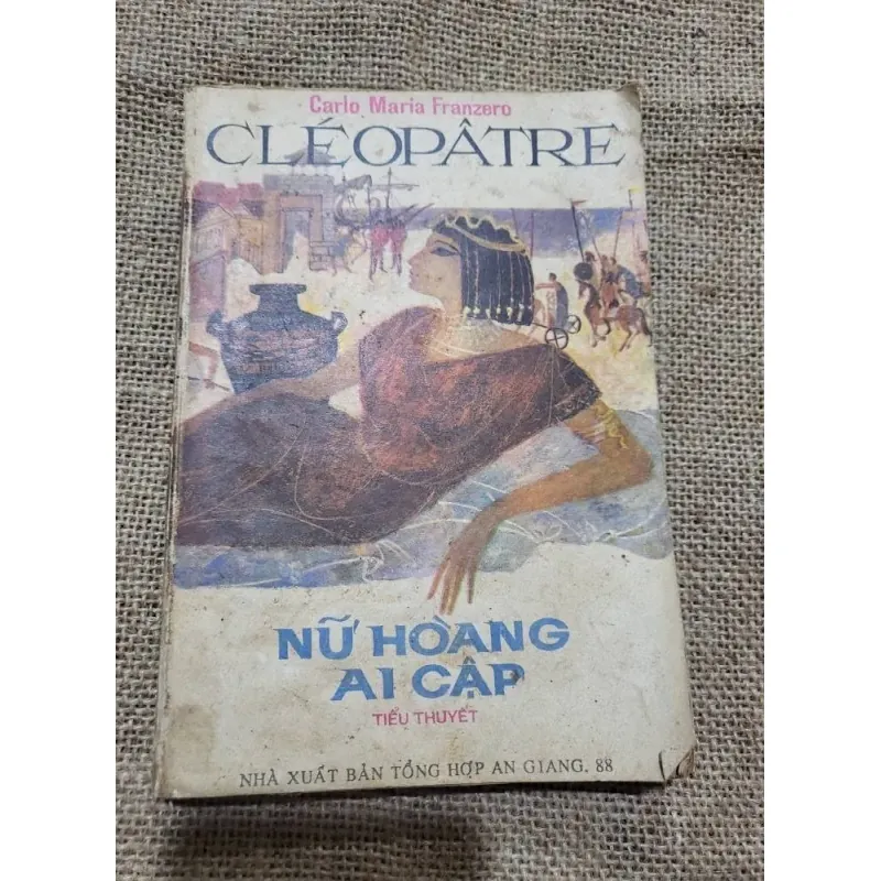 Nữ hoàng Ai Cập -  747353