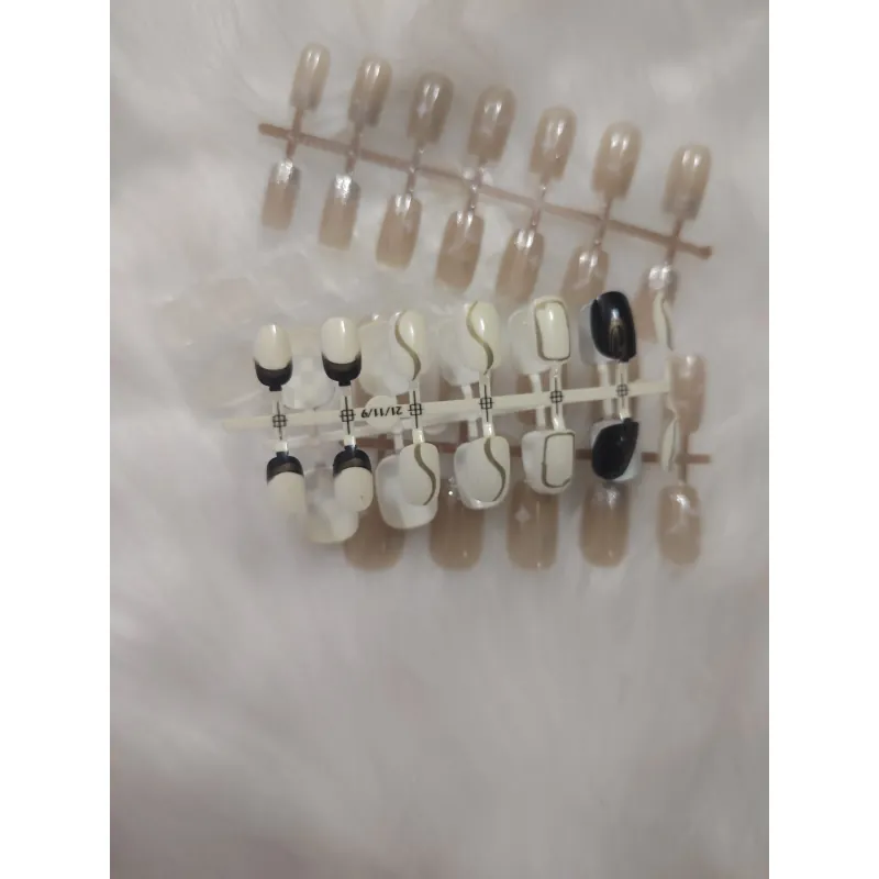 Tặng 1 vỉ nail box new 997089