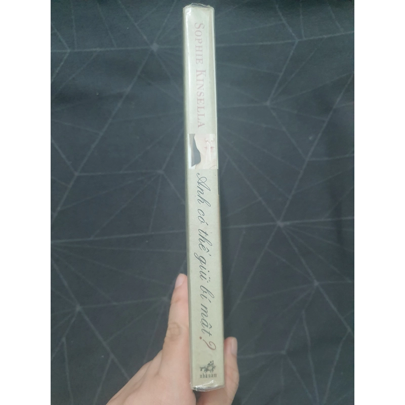 "Anh có thể giữ bí mật?" - Sophie Kinsella 496111