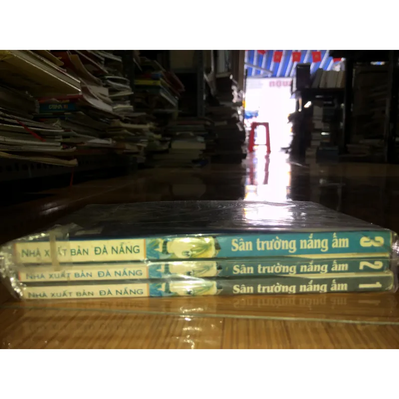 Sân trường nắng ấm  783781