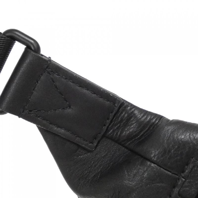 Túi đeo chéo Louis Vuitton Monogram Shadow Discovery M44388 611526