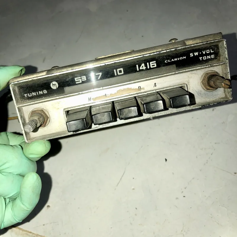 Radio xe cổ Nhật bãi 570162