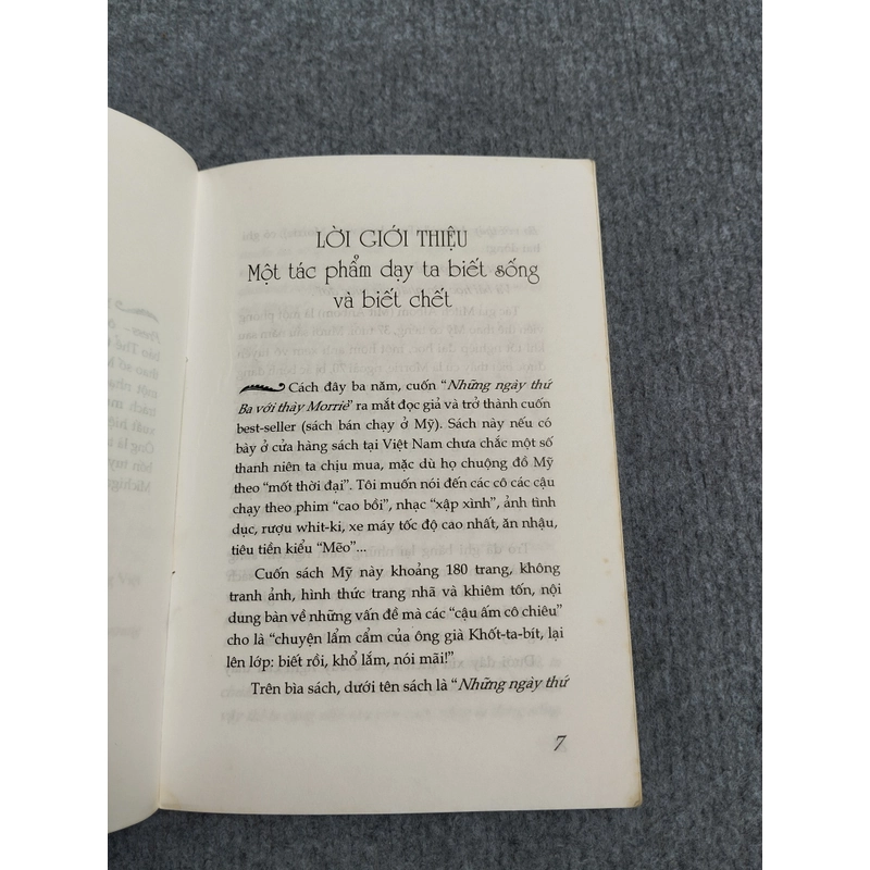 NHỮNG NGÀY THỨ BA VỚI THÀY MORRIE 478688