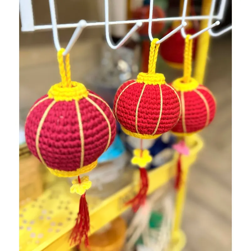 Đèn lồng mini làm bằng len trang trí cho không gian ngày Tết, móc chìa khóa đèn lồng len 762724