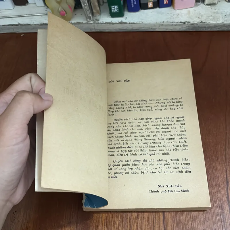 II Sách Xưa: Chăm Sóc Trẻ Từ Sơ Sinh Đến Ba Tuổi - Bác Sĩ Đỗ Hồng Ngọc - 1979 599924