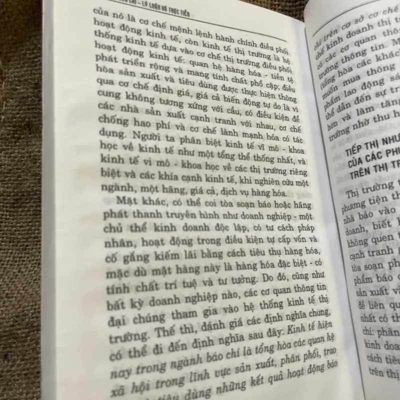 Vôrôsilốp (V. V. Voroshilov)- NGHIỆP VỤ BÁO CHÍ LÝ LUẬN VÀ THỰC TIỄN  999368