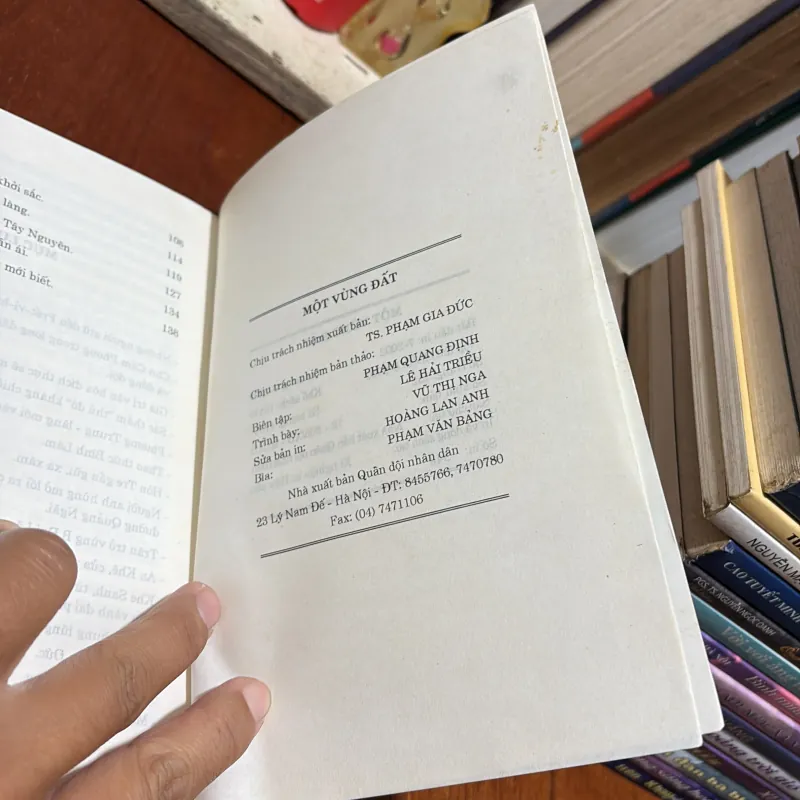 II Văn Học: Một Vùng Đất - Lê Anh Dũng - 2002 785592