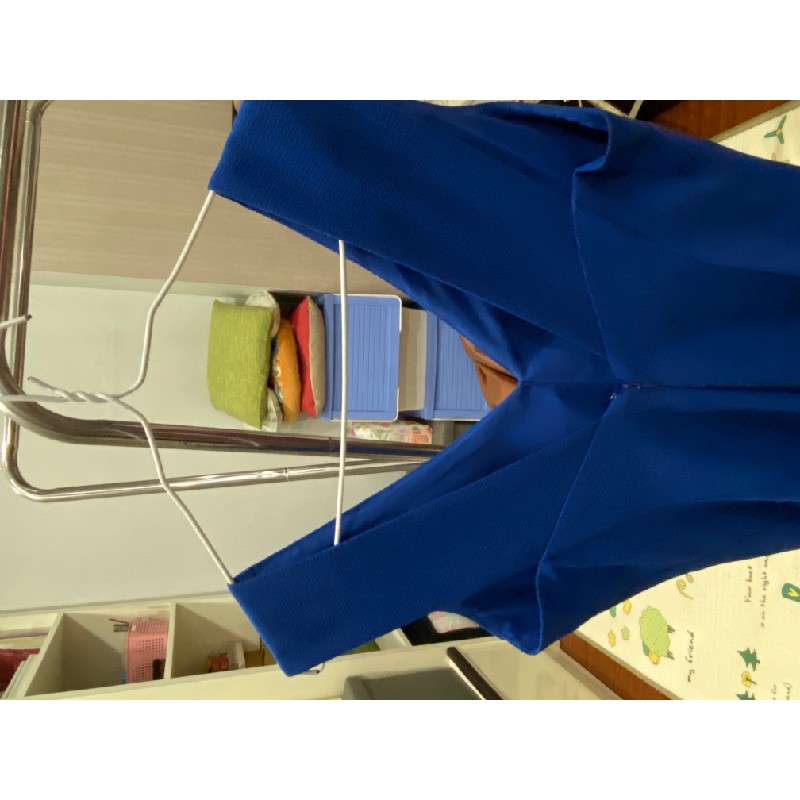 Váy khoét lưng Mango 945