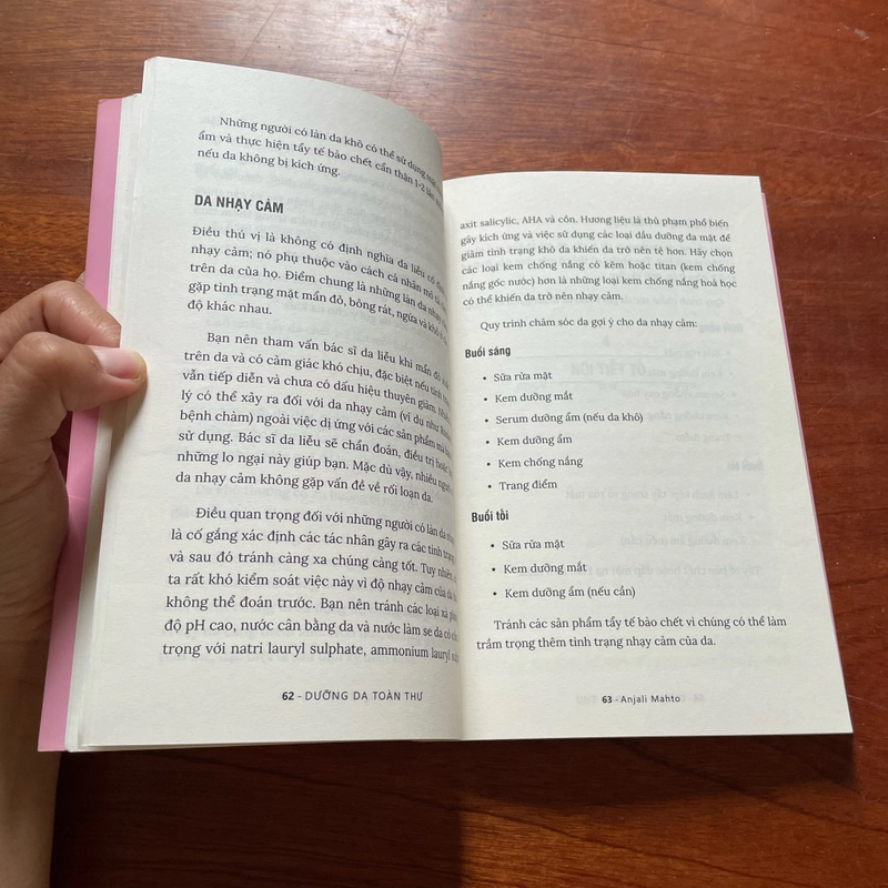 II Sách Làm Đẹp: Dưỡng Da Toàn Thư - ANJALI MAHTO - 2021 494871