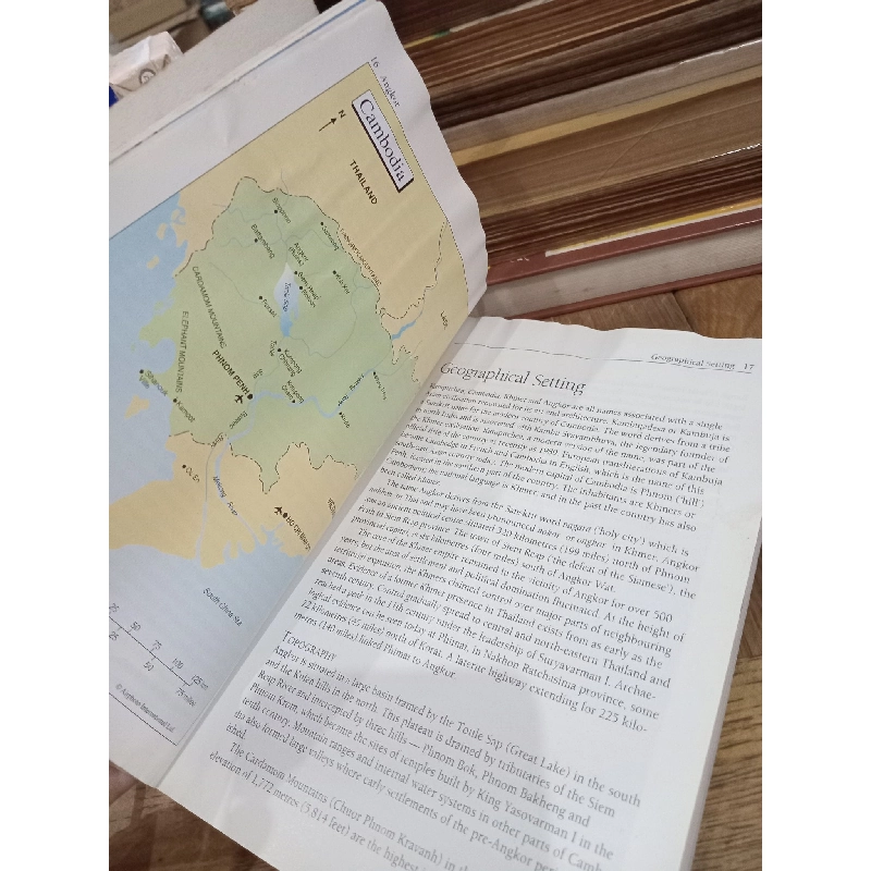 Angkor : An Introduction to the Temples - Dawn Rooney 377111